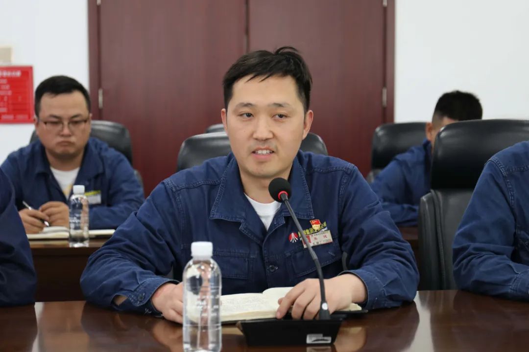 龍鋼公司團(tuán)委召開“激揚(yáng)青春之力 奮斗正當(dāng)其時”青年座談會 龍鋼公司團(tuán)委召開“激揚(yáng)青春之力 奮斗正當(dāng)其時”青年座談會