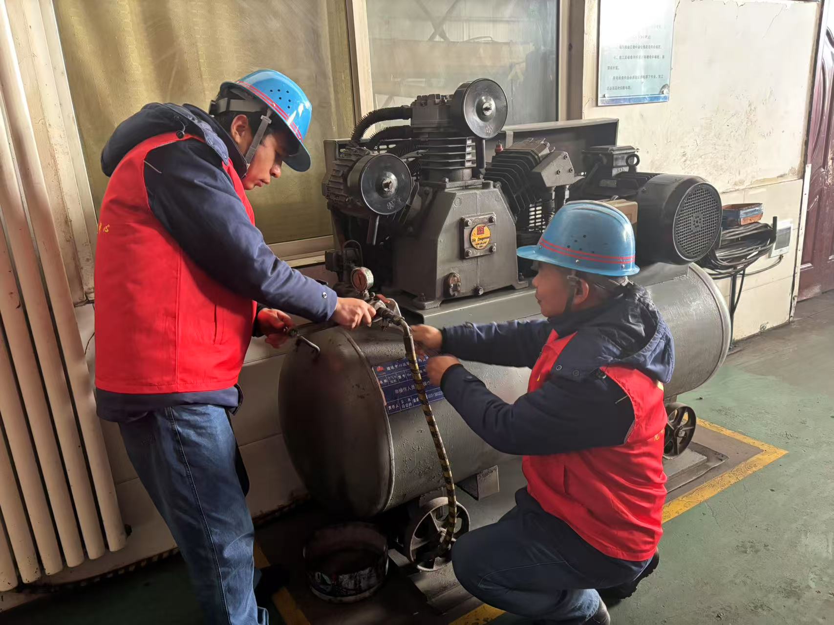 講形勢 強信心 鼓干勁——龍鋼公司團委扎實開展形勢任務(wù)教育宣講 講形勢 強信心 鼓干勁——龍鋼公司團委扎實開展形勢任務(wù)教育宣講