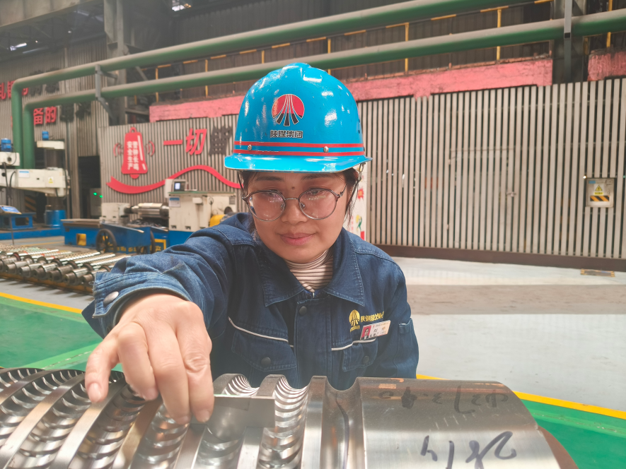 以“毫米級(jí)”專注 鑄青春之榮光 以“毫米級(jí)”專注 鑄青春之榮光