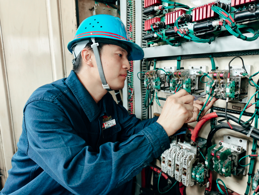 匠心筑路 擔當致遠——記第三屆陜鋼工匠張斌虎 匠心筑路 擔當致遠——記第三屆陜鋼工匠張斌虎