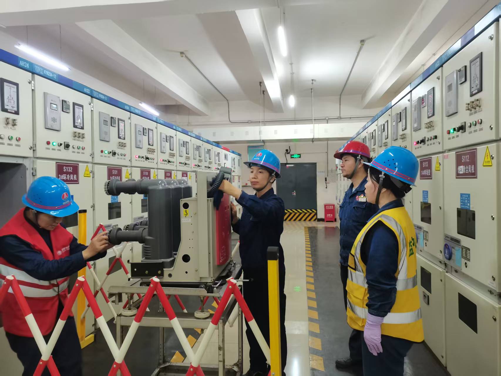 攻堅四季度 保供顯擔當 攻堅四季度 保供顯擔當